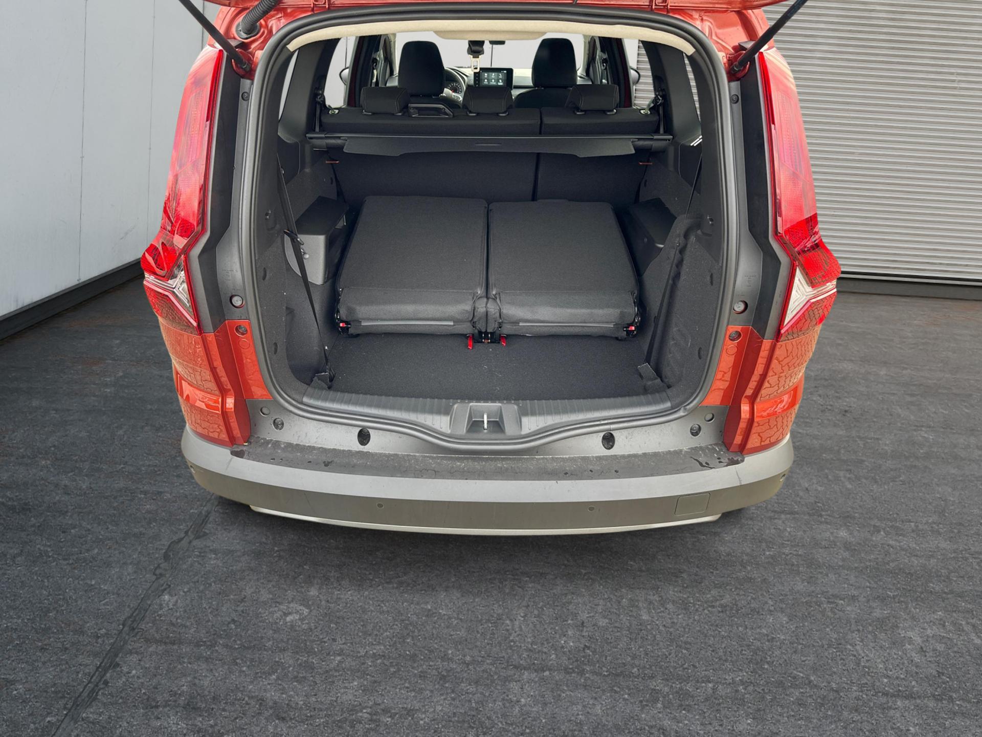 Dacia Jogger Extreme 7-SITZER+LED+SHZ+ALU+KAMERA+DAB Neuwagen mit Rabatt -  EU-Reimporte günstig