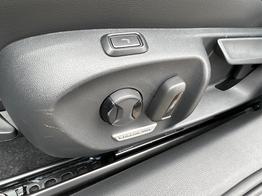 Volkswagen Passat Variant Business DSG+AHK+MASSAGE+NAVI+ACC+KAMERA+LED+17" ALU 