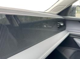 Volkswagen Passat Variant Business DSG+AHK+MASSAGE+NAVI+ACC+KAMERA+LED+17" ALU 