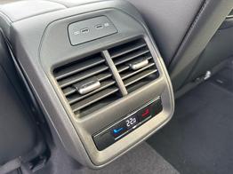 Volkswagen Passat Variant Elegance DSG+NAVI+MATRIX+MASSAGE+ACC+KAMERA 