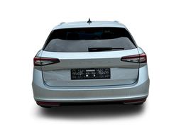 Skoda Superb Combi Selection DSG+NAVI+EL. HECKKL.+KESSY+SHZ V+H 