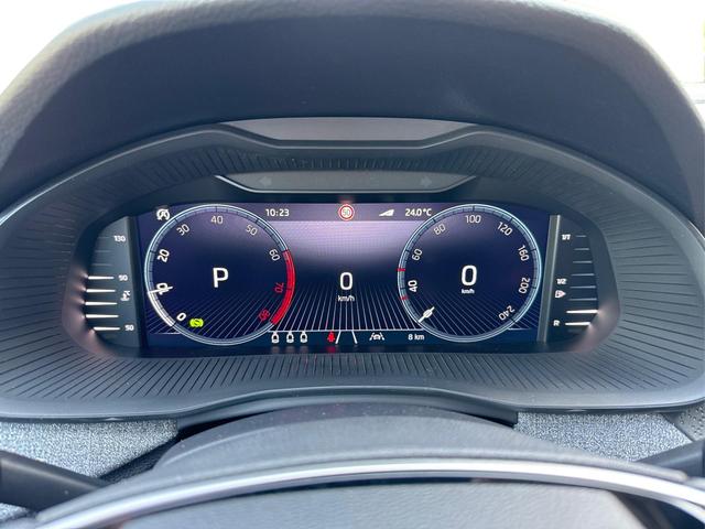 Skoda / Kamiq / Grau / / / FACELIFT+EL HECKKL.+ACC+SHZ+LED, Beispielbilder, ggf. teilweise mit Sonderausstattung