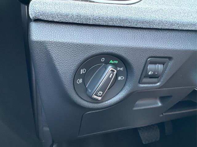Skoda / Kamiq / Grau / / / FACELIFT+EL HECKKL.+ACC+SHZ+LED, Beispielbilder, ggf. teilweise mit Sonderausstattung