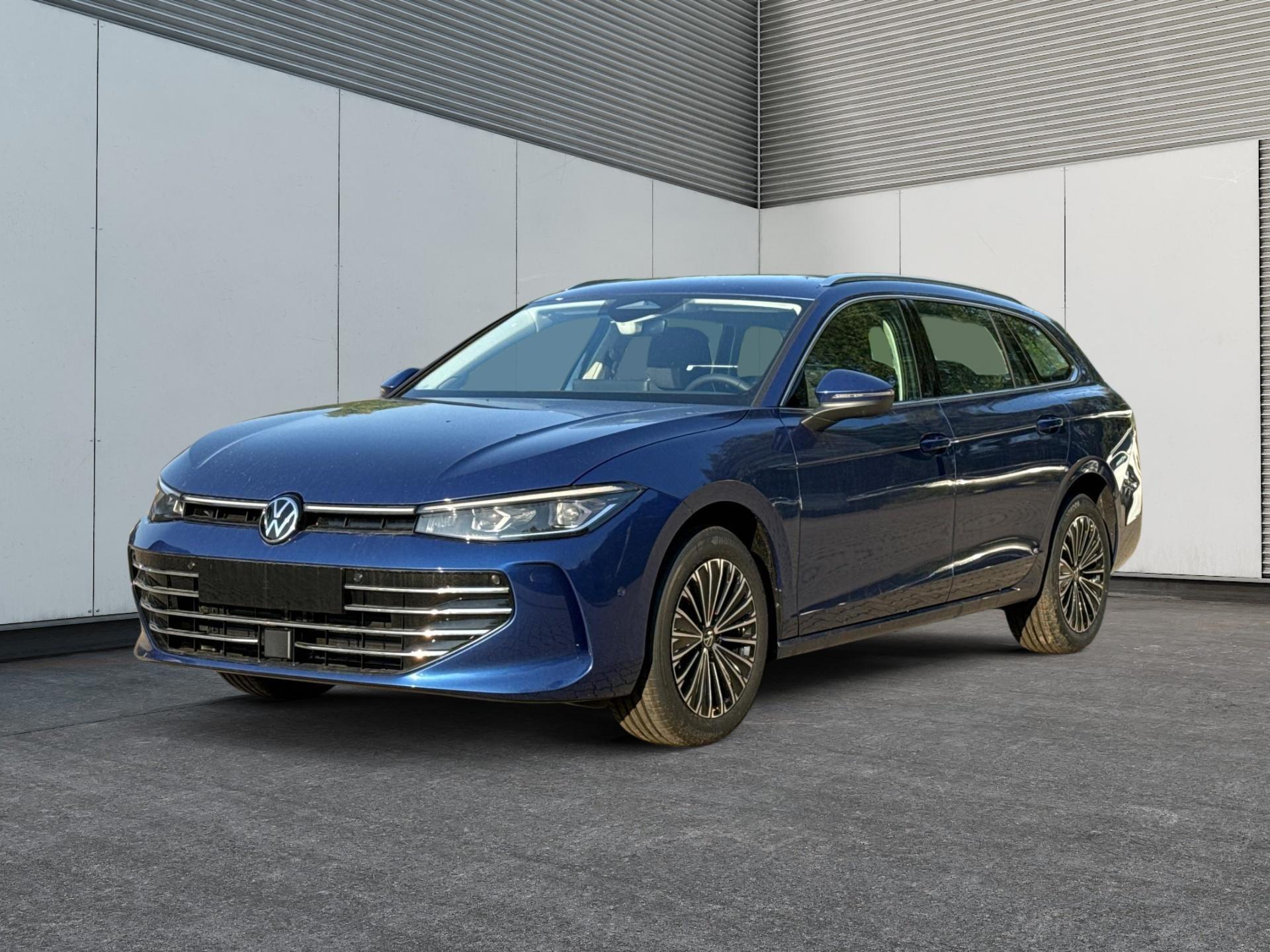 Volkswagen / Passat Variant / Blau /  /  / DSG+AHK+NAVI+MATRIX+MASSAGE+ACC+KAMERA