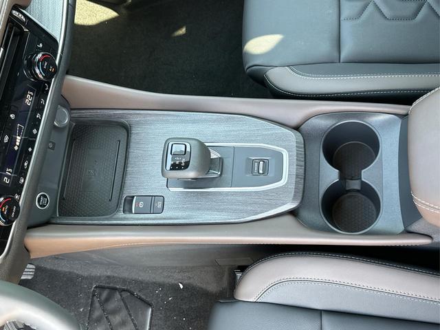 Nissan / Qashqai / Schwarz / / / FACELIFT+360°KAMERA+ACC+PDC+EL. HECKKL. 