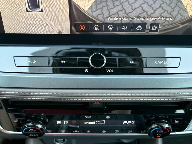 Nissan / Qashqai / Schwarz / / / FACELIFT+360°KAMERA+ACC+PDC+EL. HECKKL. 