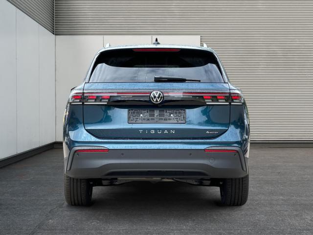 Volkswagen / Tiguan / Blau / / / DSG+4Motion+KAMERA+18ALU+DCC+LED