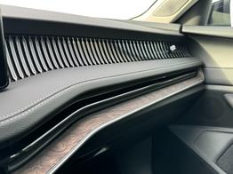 Skoda Superb Combi L&K Laurin & Klement DSG+4WD+ NAVI+CANTON+MATRIX 