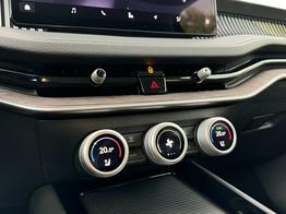 Skoda Superb Combi L&K Laurin & Klement DSG+4WD+ NAVI+CANTON+MATRIX 