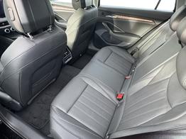 Skoda Superb Combi L&K Laurin & Klement DSG+4WD+ NAVI+CANTON+MATRIX 