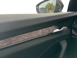 Skoda Superb Combi L&K Laurin & Klement DSG+4WD+ NAVI+CANTON+MATRIX 