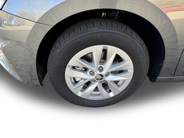 Skoda Fabia Dynamic KAMERA+SHZ+GARANTIE+KESSY+KLIMA+LED+16" LM+SMARTLINK 