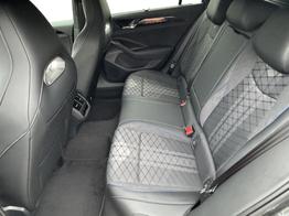 Volkswagen Passat Variant R-Line 4WD+DSG+ Navi+Head-UP+Matrix-LED+ACC 