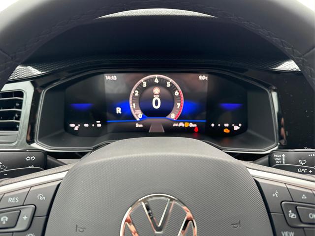 Volkswagen / Taigo / Rot / / / LED+KAMERA+SHZ+ACC+APP-CONNECT