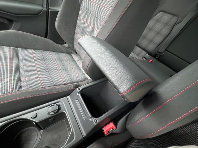 Volkswagen / Golf / / / / , Beispielbilder, ggf. teilweise mit Sonderausstattung