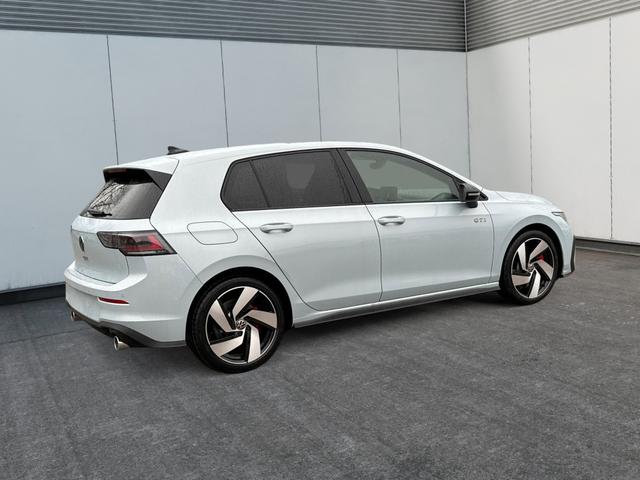Volkswagen / Golf / / / / , Beispielbilder, ggf. teilweise mit Sonderausstattung