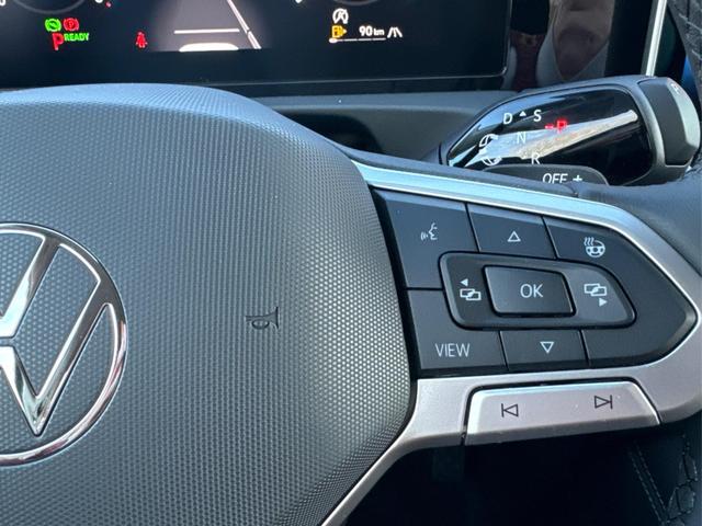 Volkswagen / Tiguan / Grau / / / IQ.Light+MATRIX+360°+HUD+MASSAGE+NAVI
