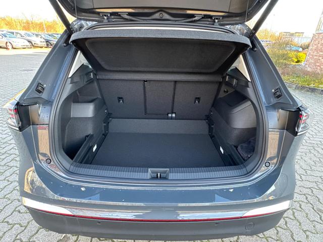 Volkswagen / Tiguan / Grau / / / IQ.Light+MATRIX+360°+HUD+MASSAGE+NAVI