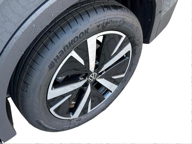 Volkswagen / Tiguan / Grau / / / IQ.Light+MATRIX+360°+HUD+MASSAGE+NAVI