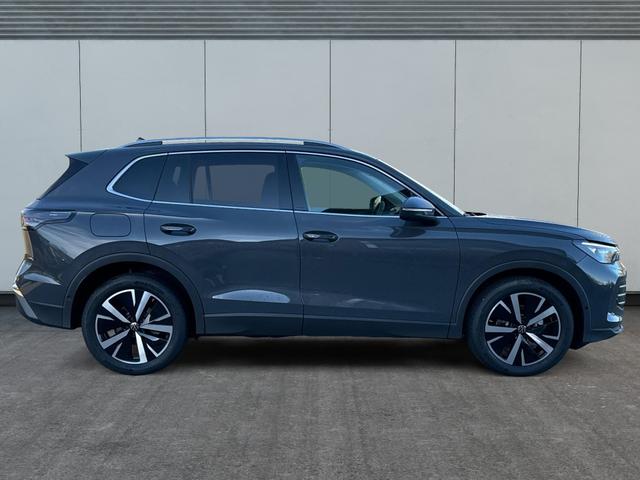 Volkswagen / Tiguan / Grau / / / IQ.Light+MATRIX+360°+HUD+MASSAGE+NAVI