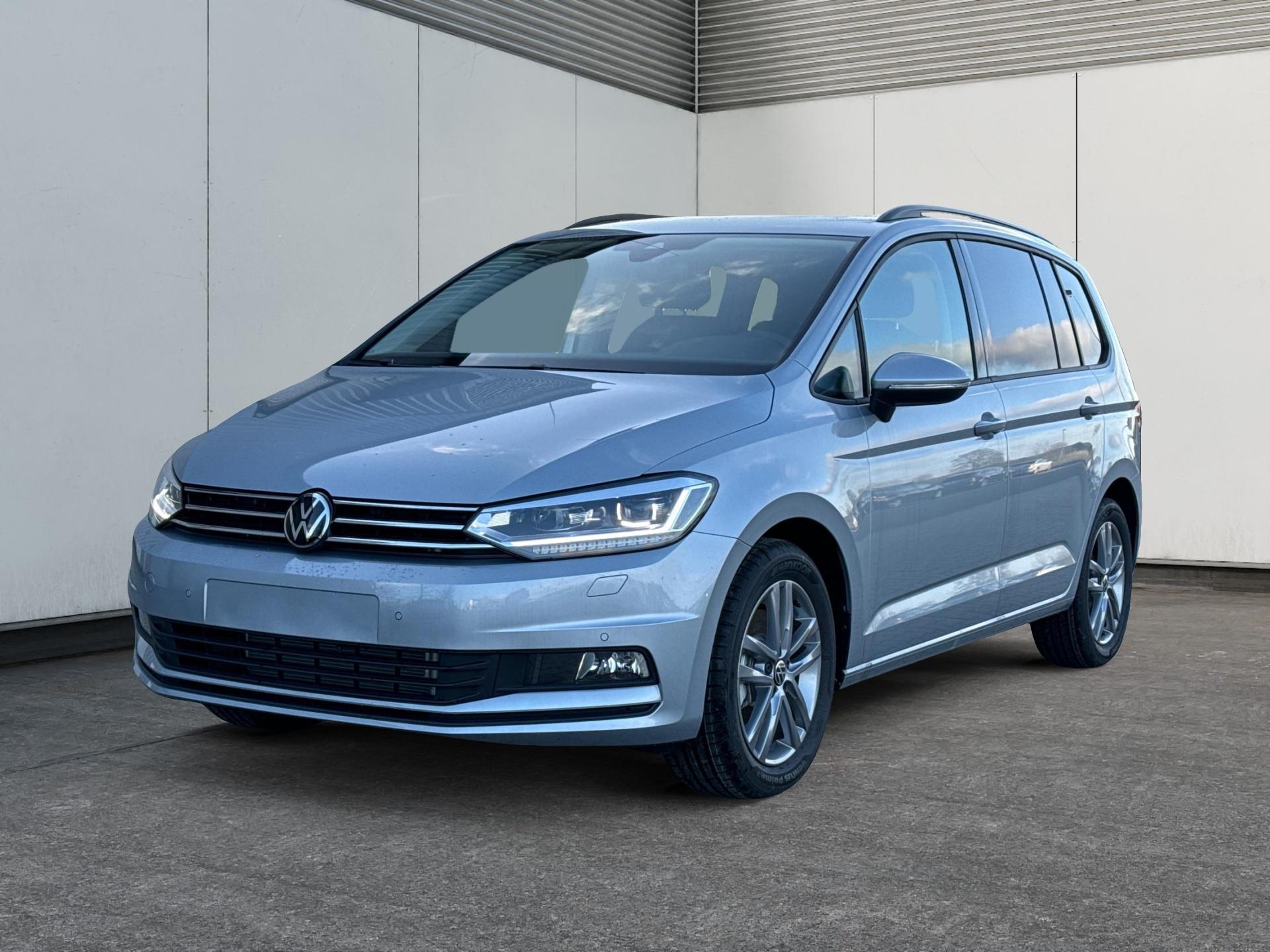 Volkswagen / Touran /  /  /  / 1.5 TSI DSG / 7 Sitze+NAVI+IQ.LIGHT