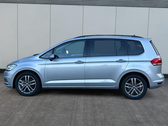 Volkswagen / Touran / / / / 1.5 TSI DSG / 7 Sitze+NAVI+IQ.LIGHT