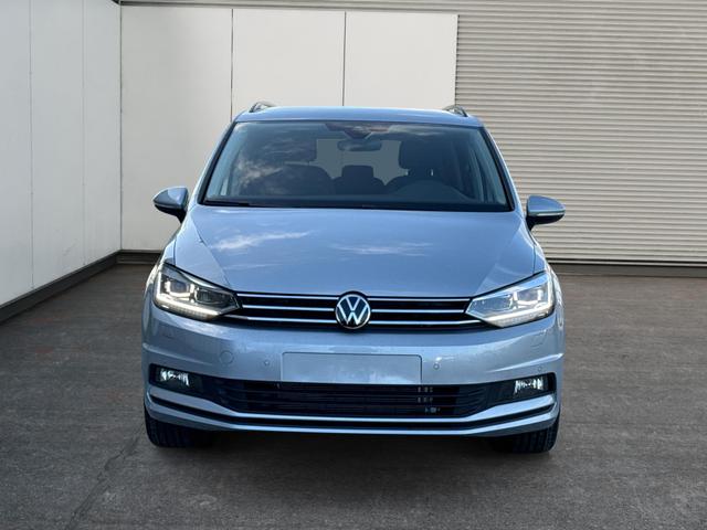 Volkswagen / Touran / / / / 1.5 TSI DSG / 7 Sitze+NAVI+IQ.LIGHT