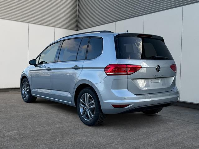 Volkswagen / Touran / / / / 1.5 TSI DSG / 7 Sitze+NAVI+IQ.LIGHT