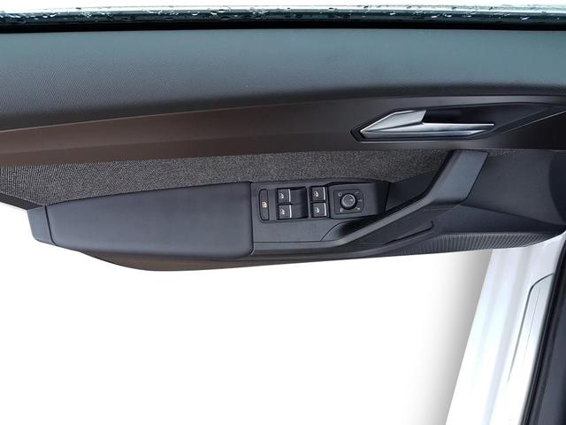 Seat Leon / EU-Neuwagen / Reimport, Beispielbilder, ggf. teilweise mit Sonderausstattung