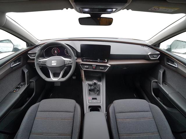 Seat Leon / EU-Neuwagen / Reimport, Beispielbilder, ggf. teilweise mit Sonderausstattung