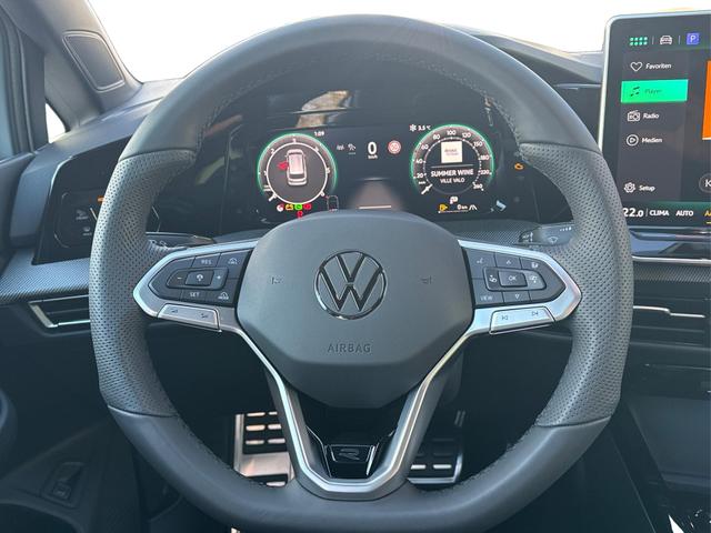 Volkswagen / Golf Variant / Blau / / / FACELIFT+IQ.LIGHT MATRIX BLACK+360°