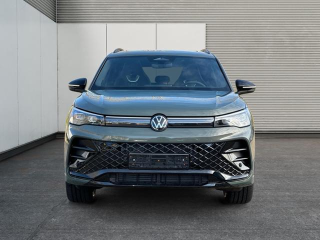 Volkswagen / Tiguan / Grün / / / DSG+BLACK+HARMAN+AHK+NAVI+MATRIX+EL. HECK.+20 ALU