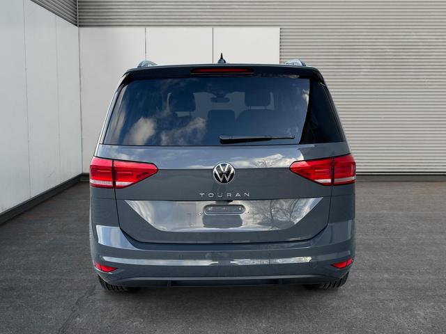 Volkswagen / Touran / / / / 1.5 TSI DSG / 7 Sitze+NAVI+IQ.LIGHT