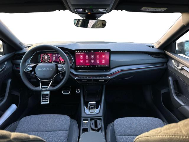 Skoda / Octavia Combi / Grau / / / FACELIFT+HUD+KAMERA+ACC+EL. HECKKL+LED