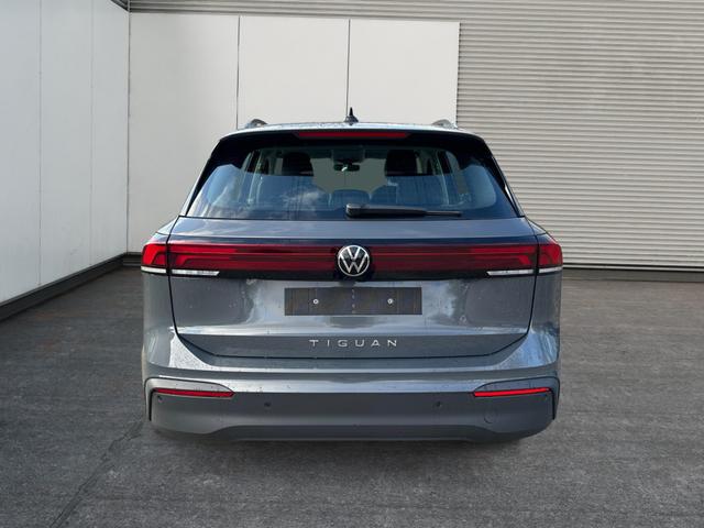 Volkswagen / Tiguan / Grau / / / DSG+NAVI+KAMERA+ACC+SHZ+LED+18'' ALU