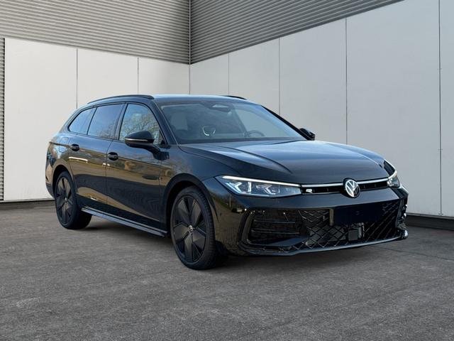 Volkswagen / Passat Variant / Schwarz / / / 4WD+AHK+PANO+HARMAN+19+BLACK STYLE