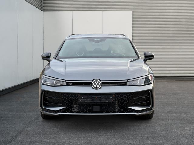 Volkswagen / Passat Variant / Grau / / / 4WD+AHK+PANO+HARMAN+19+BLACK STYLE