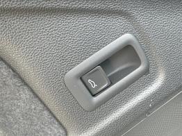 Volkswagen Passat Variant R-Line 4WD+AHK+PANO+HARMAN+19"+BLACK STYLE 