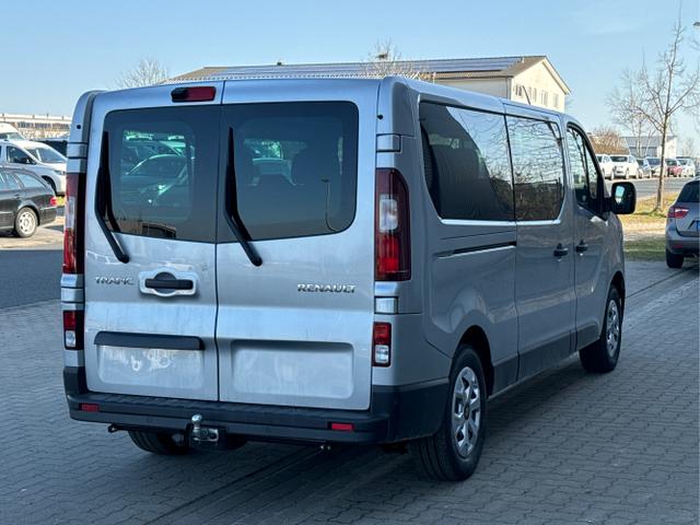 Renault / Trafic / / / / 