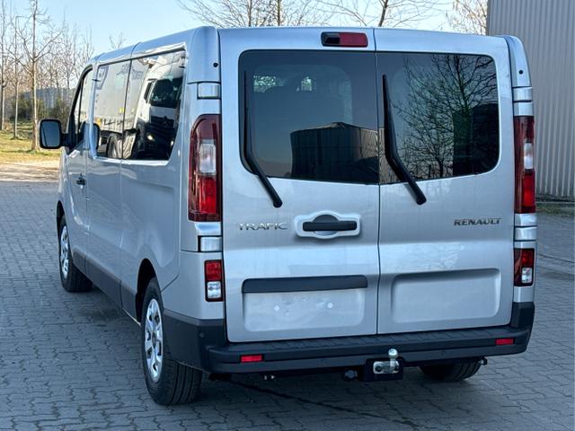 Renault / Trafic / / / / 