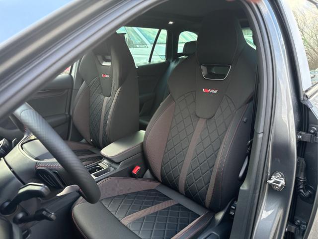 Skoda / Octavia Combi / Grau / / / PANO+NAVI+MATRIX+CANTON+19 LM+KAMERA