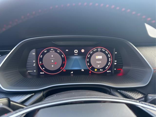 Skoda / Octavia Combi / Grau / / / PANO+NAVI+MATRIX+CANTON+19 LM+KAMERA