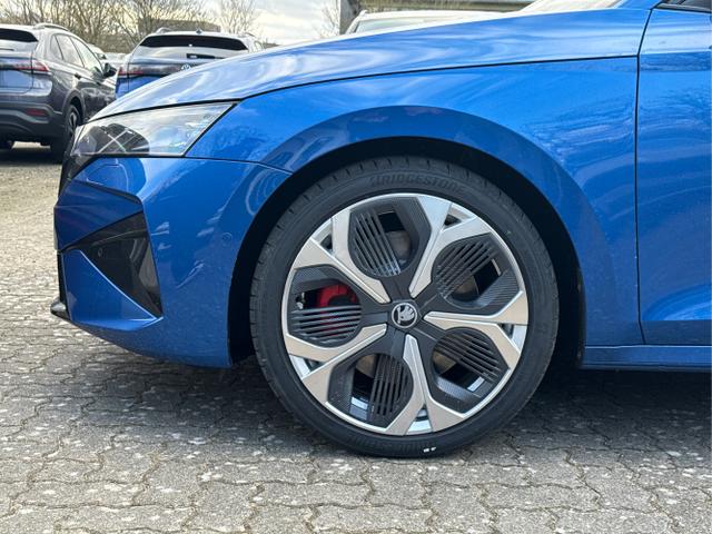 Skoda / Octavia Combi / Blau / / / PANO+NAVI+MATRIX+CANTON+19 LM+KAMERA