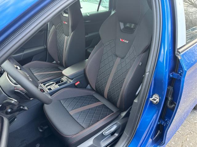 Skoda / Octavia Combi / Blau / / / PANO+NAVI+MATRIX+CANTON+19 LM+KAMERA