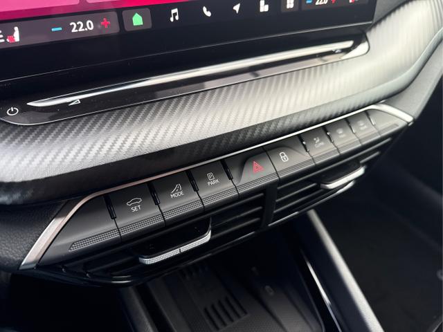 Skoda / Octavia Combi / Blau / / / PANO+NAVI+MATRIX+CANTON+19 LM+KAMERA