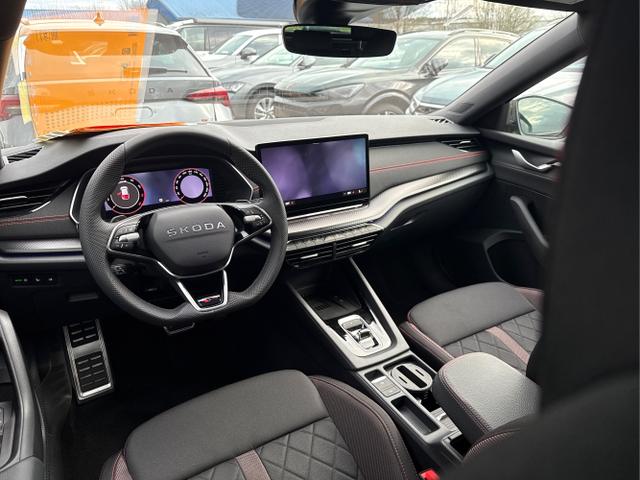 Skoda / Octavia Combi / Schwarz / / / NAVI+MATRIX-LED+EL. HECKKL.+ 18LM