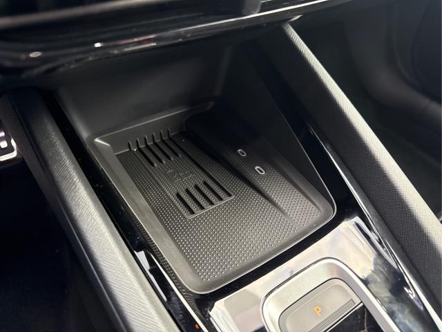 Skoda / Octavia Combi / Schwarz / / / NAVI+MATRIX-LED+EL. HECKKL.+ 18LM