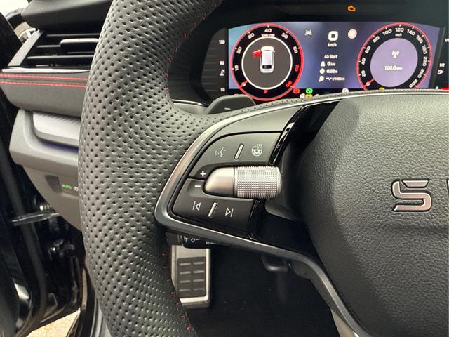 Skoda / Octavia Combi / Schwarz / / / NAVI+MATRIX-LED+EL. HECKKL.+ 18LM