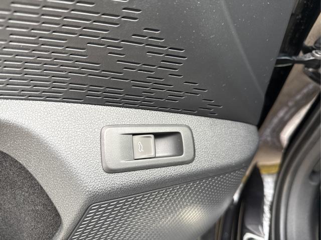 Skoda / Octavia Combi / Schwarz / / / NAVI+MATRIX-LED+EL. HECKKL.+ 18LM