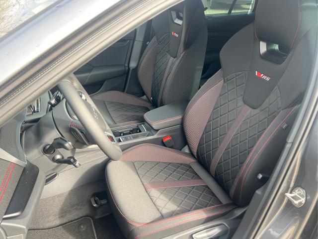 Skoda / Octavia Combi / Grau / / / NAVI+MATRIX-LED+EL. HECKKL.+ 18LM